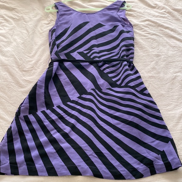 Fun electric dress - Picture 4 of 7